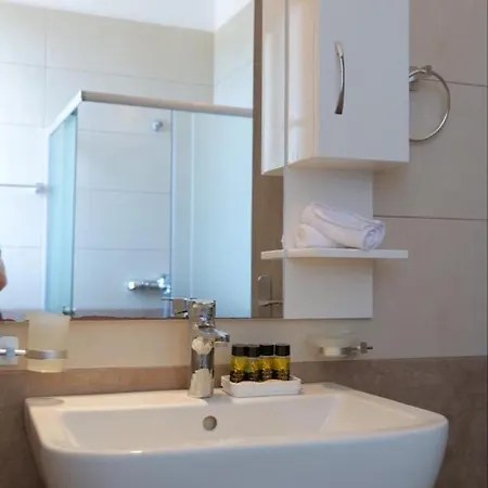 Golden Berden Boutique Hotel ساراندا