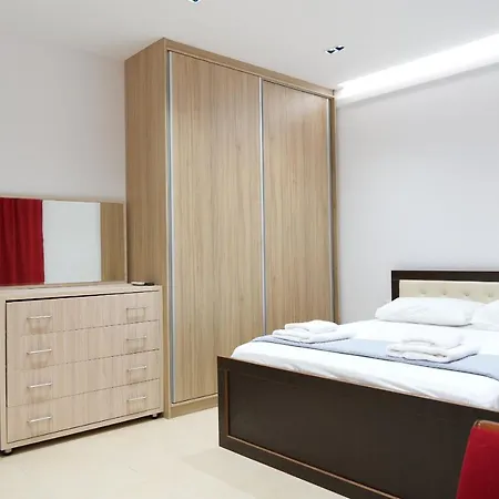 Golden Berden Boutique Hotel *