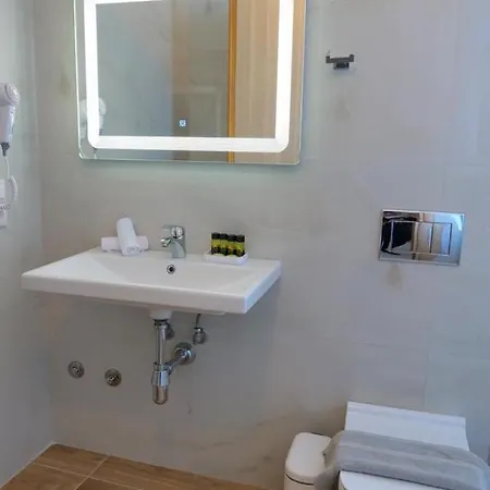 Golden Berden Boutique Hotel فندق ساراندا